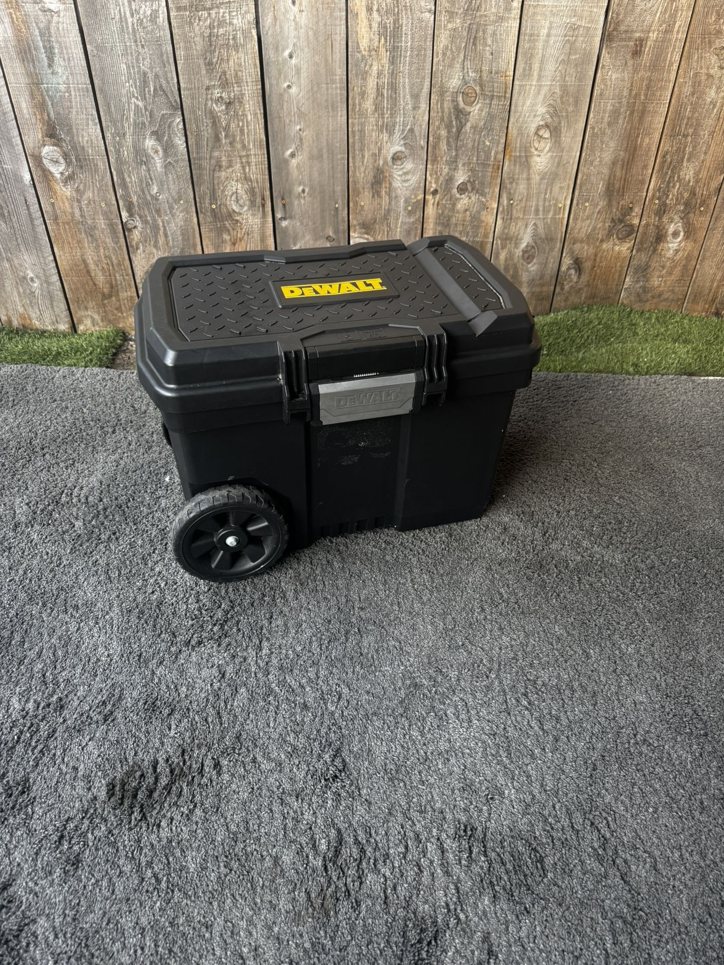 DeWalt Chest
