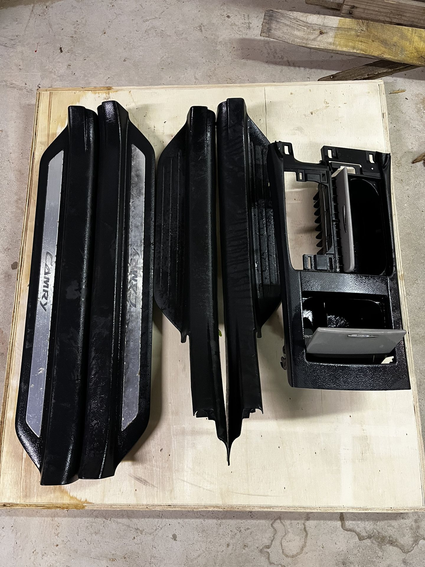 2007-2011 Toyota Camry Door Scuff Plates & Center Console