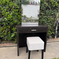 Vanity With Mirror Jewelry Cabinet / Mirror Jewelry Vanity Organizer, Jewelry Storage Cabinet with 1 Drawers And Small Stool