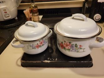 Vintage Mini Enameled Pots w/Lids Set