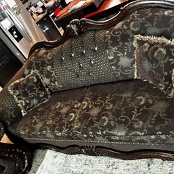 Couches / Sofas 