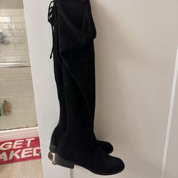Woman’s Boots Size 8.5