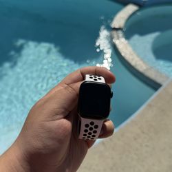 Apple Watch Series 7 (41mm)