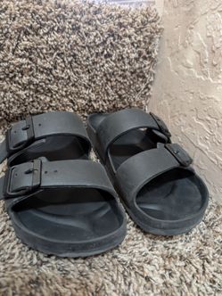 Free black sandals! (Size 6)