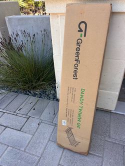 Never opened: Twin Metal Bed Frame