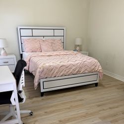 Bedroom Furniture Set