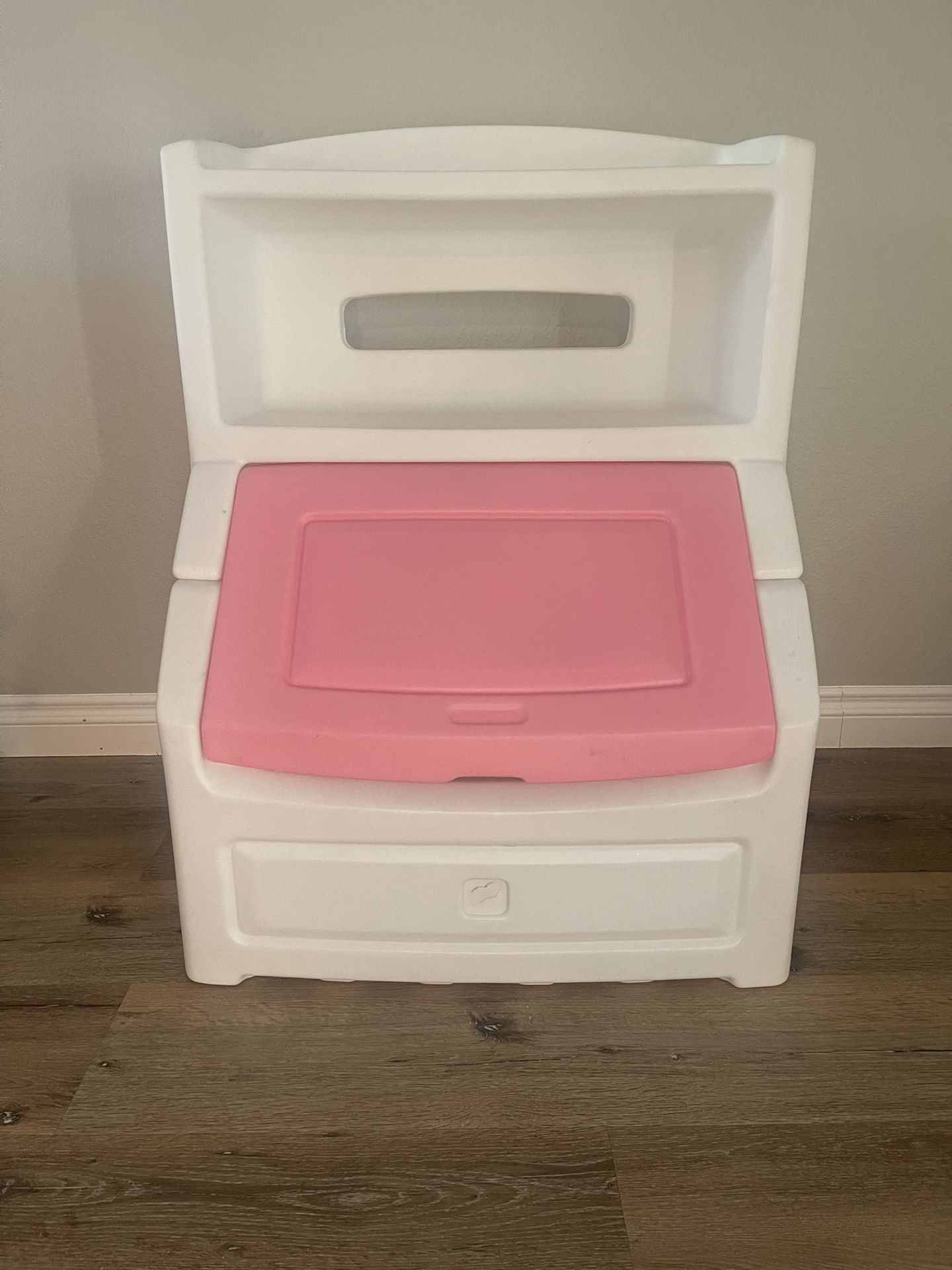 Toy Chest w/ Lid - Pink & White (Plastic)
