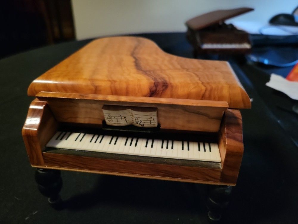 San francisco music box company Baby Grand Musical Piano