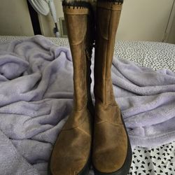 North face boots with Fur size 9