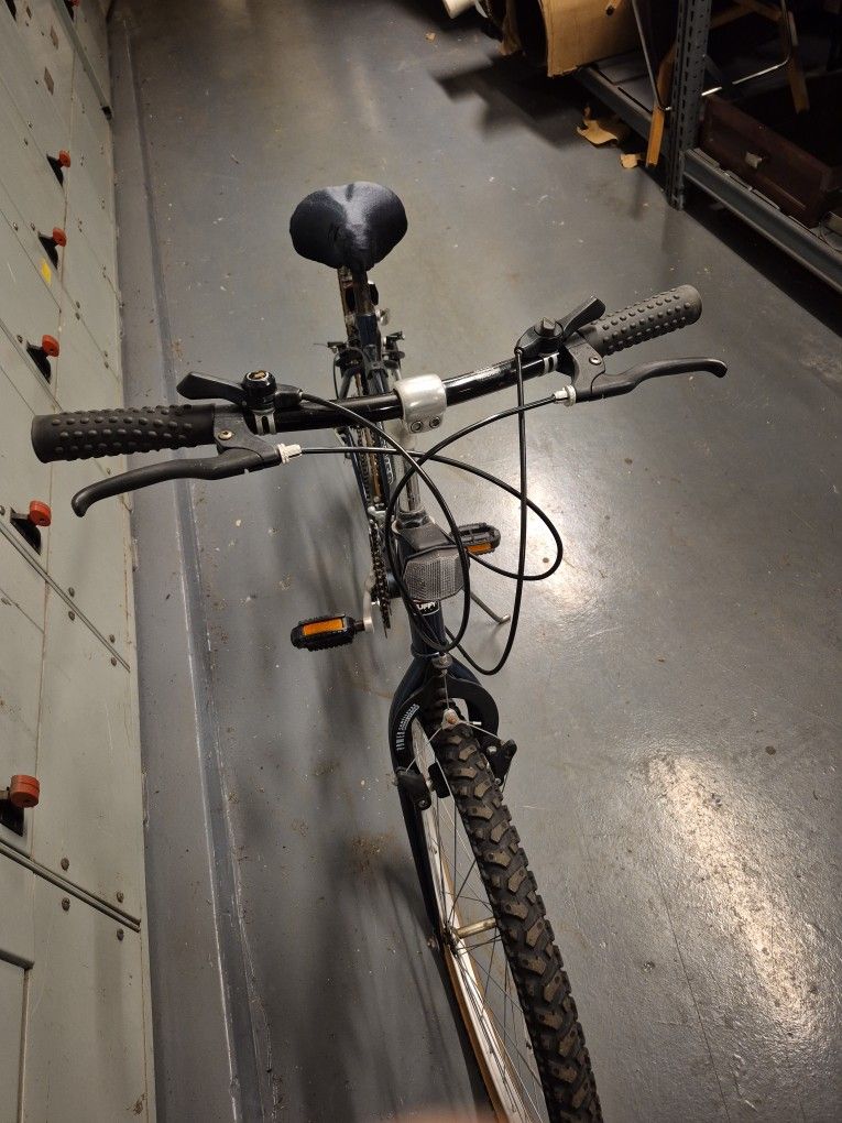 Huffy HD speed, 26 inch men's mountain bike.
