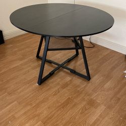 Dining Room Table Slightly Used 