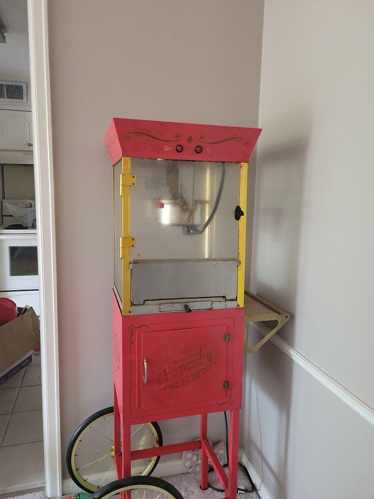 Popcorn Machine Wokrs Graet