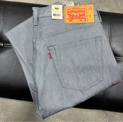LEVI’S SHRINK TO FIT PANTS