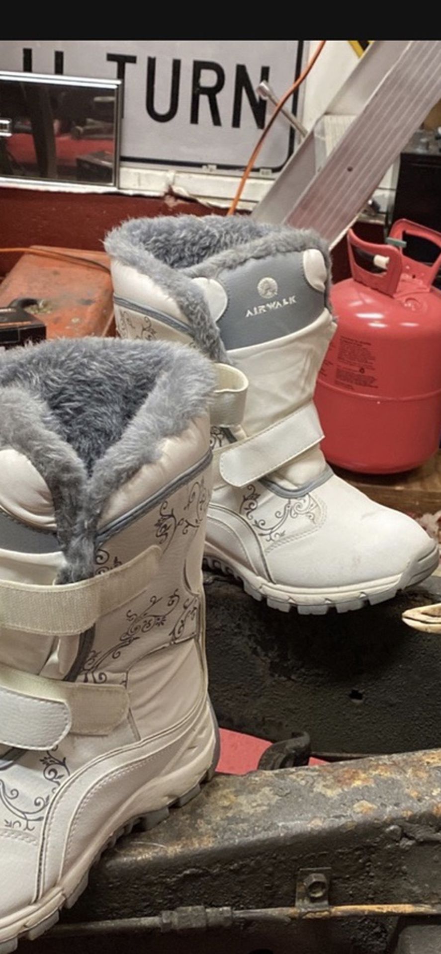 Women’s Snow Boots 8.5 Airwalk