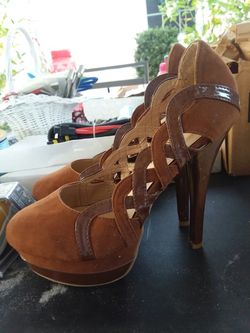 Beautiful high heel shoes Brown size 8 1/2