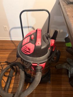 5 gallon Shop-Vac 5 Gallon 4.0 Peak HP Wet/Dry Vacuum with Blower Function