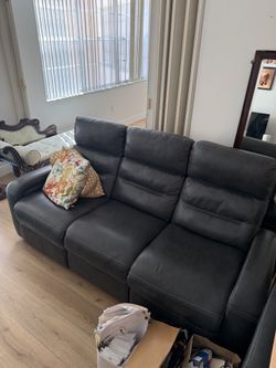 RECLINING LEATHER SOFA
