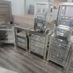 New Mirror Nightstand And Corner Table $99🔥