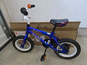 Pacific 12" Kids Bike with Training Wheels & Front Basket - Great Condition!