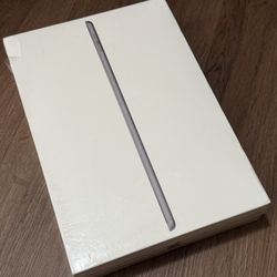 Sealed iPad 9th 64GB WiFi + Cellular 