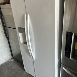 Whirlpool White Side By Side Refrigerator