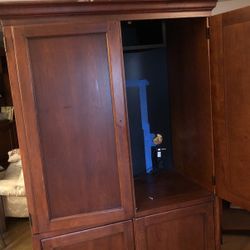 Free-TV-entertainment Center