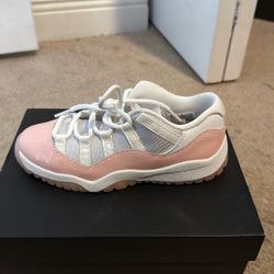 Jordan 11 Retro Low 