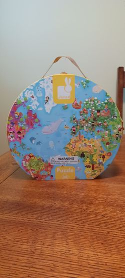 Floor puzzle of the world