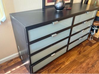 Dresser drawers