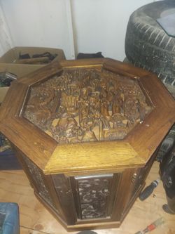 Beautiful Carved Coffee Table With Storage