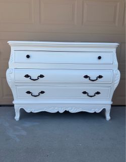 Dresser White 3 Drawers