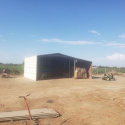 i accept free gravel and contruccion clean sand leftovers can deliver to 2044 w jensen ave (contact info removed)