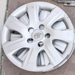 2007-2011 Toyota Camry  3 Hubcaps