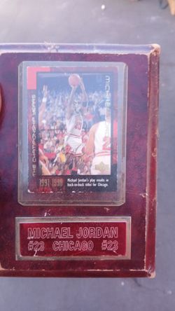 Michael Jordan #23 Bulls Collectible Plaque –