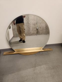 Hanging mirror decoration