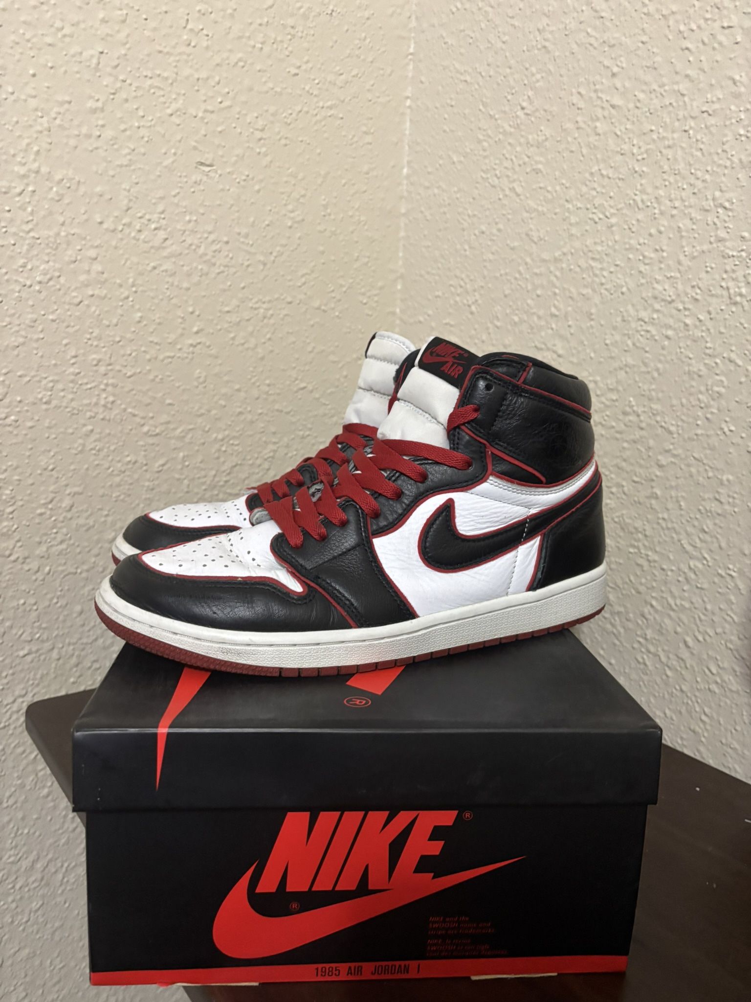 Jordan 1 High Bloodline