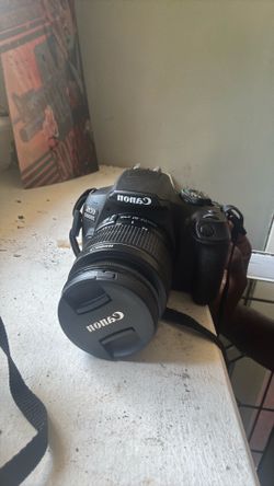 Canon EOS-2000D 24.1MP DSLR Camera - Black ( EF-S 18-55mm Lens)