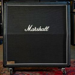 Marshall 1960AV Vintage 280-Watt 4x12" Angled Guitar Speaker Cabinet
