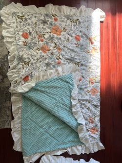 Holland Luxe Large Blanket and Pillows