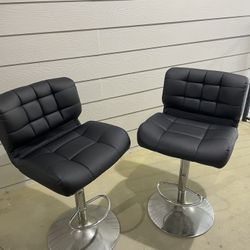 2 black Barstool 