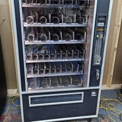 FULLY WORKING! USI 3015A 40 Selection Snack Vending Machine WARRANTY! WE SHIP!
