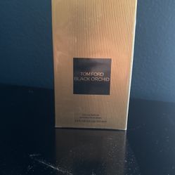 Perfumes / Colognes