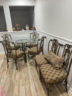 Dining Table And 6 Chairs