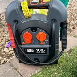 BLACK+DECKER 600/300 Amp Jump Starter Box w/ USB (J312B)