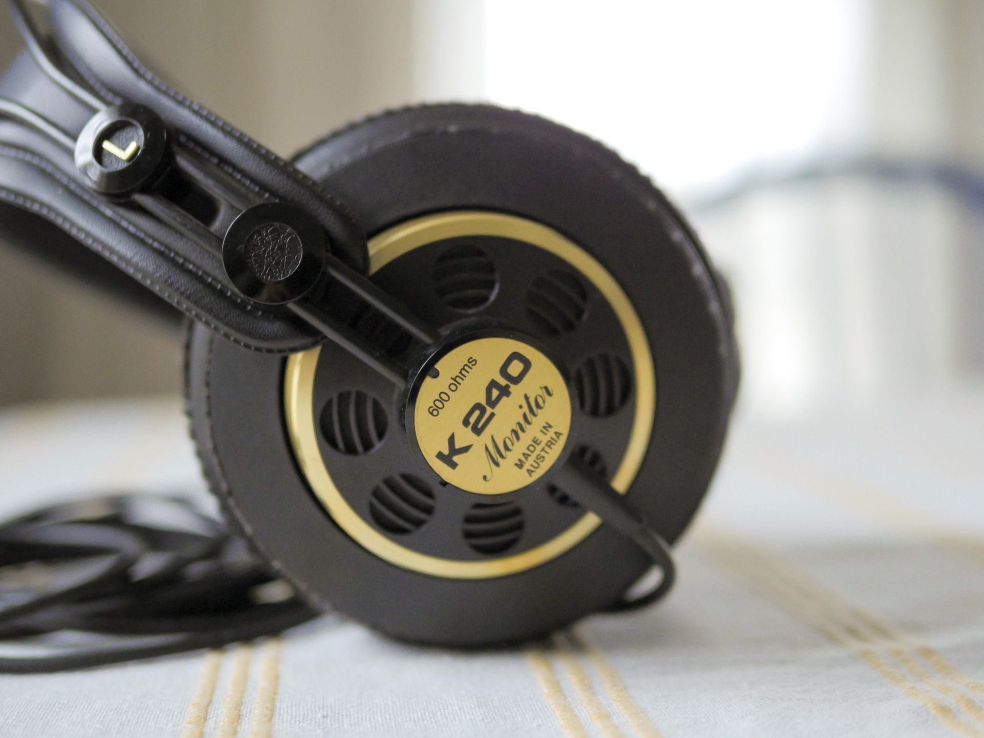 AKG 240M 600ohm discontinued rare studio mixing headphones