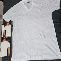 V-Neck T-shirts 