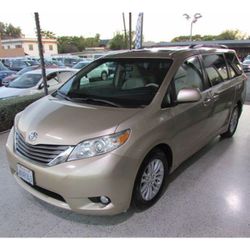 2011 Toyota Sienna XLE Minivan 