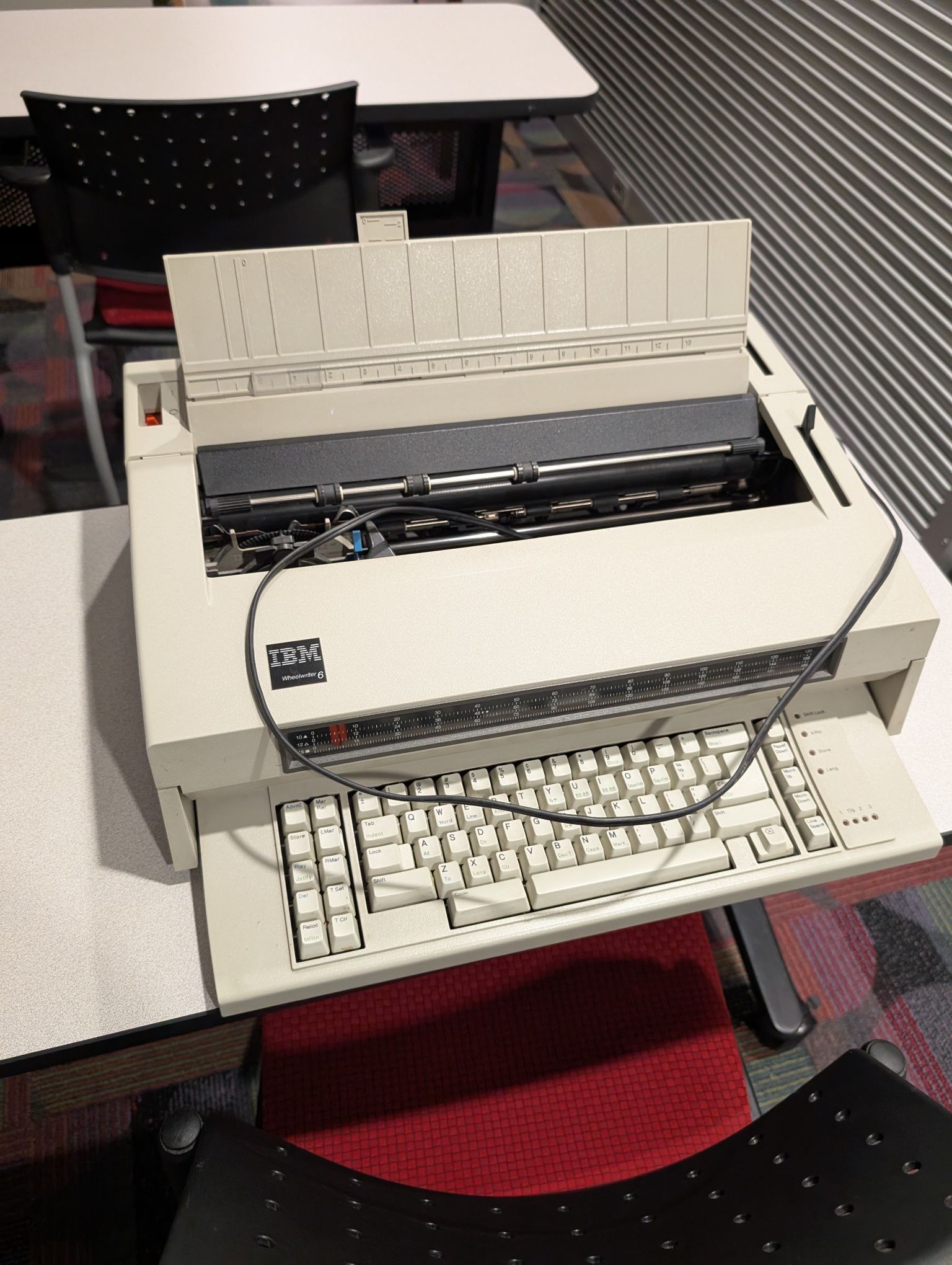 IBM Wheelwriter 6 Typewriter