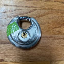 Disc Lock For Storage Space