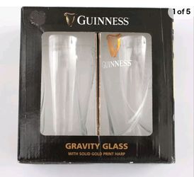 Two Guinness 20 Ounce Pub Gravity Glasses New In Box Gold Harp Logo